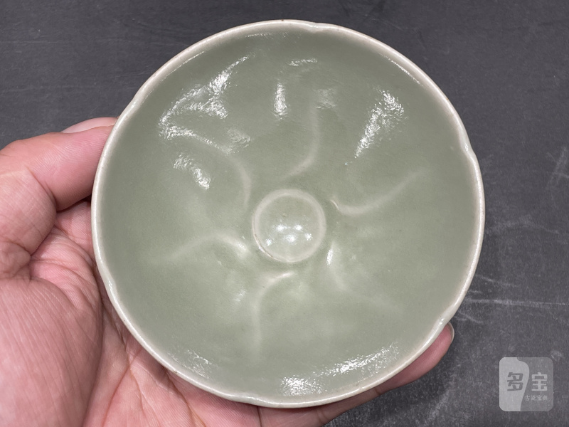 明 耀州窑月白釉花口盏 - 图6